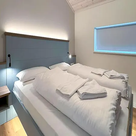 Mit Whirlpool Und Sauna In