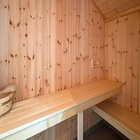 Mit Whirlpool Und Sauna In بيت للعطل *